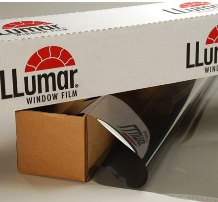 Aplicación exterior de película 3M Prestige 70 en edificio moderno